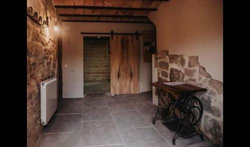 Montmajor Villa Sleeps 14 With Pool And Air Con