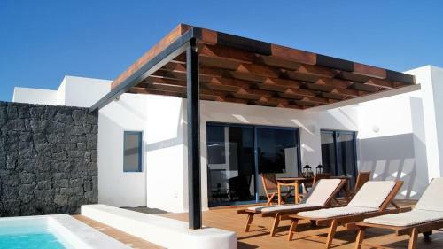 Villa Miramar C8 With Private Heated Pool Wifi Air-conditioning