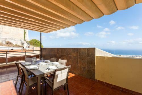 Luminous Villa With Spectacular Views