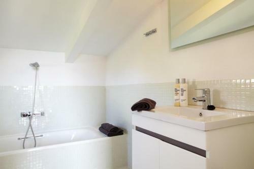 Selva Villa Sleeps 8 With Pool Air Con And Wifi