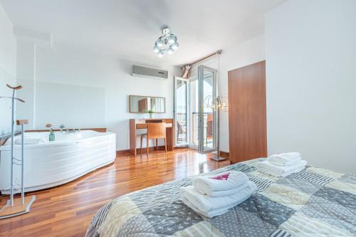 Apart-rent Duplex Port Grec 5�