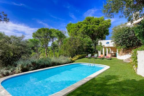 Tamariu Villa Sleeps 8 With Pool