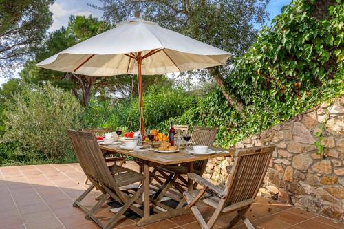 Tamariu Villa Sleeps 8 With Pool