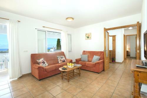 San Jaime Mediterraneo Villa Sleeps 6 With Pool