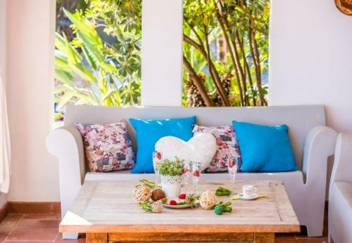 Font de Sa Cala Holiday Home Sleeps 10 With Pool