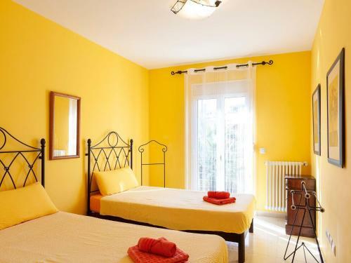 Vibrant Chalet In Cala Mendia Near Beach