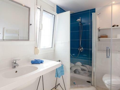 Vibrant Chalet In Cala Mendia Near Beach