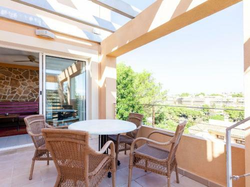 Vibrant Chalet In Cala Mendia Near Beach