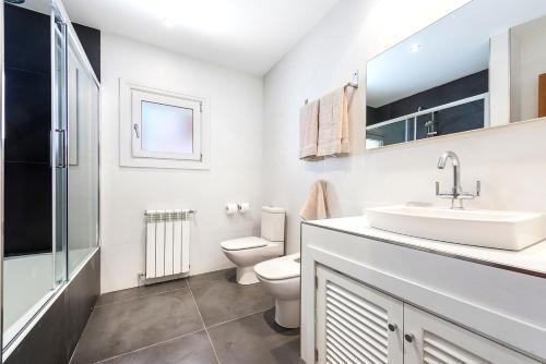 Es Mal Pas Villa Sleeps 10 With Pool And Air Con