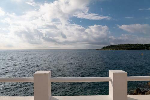 Bnb Renting Cap D'antibes Seafront Direct Access To The Sea