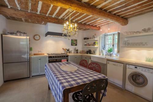 Villa Les Beaumettes Not Far From Gordes