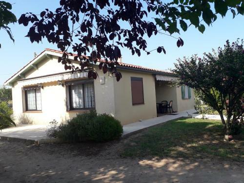 House With 2 Bedrooms In Eymet With Enclosed Garden