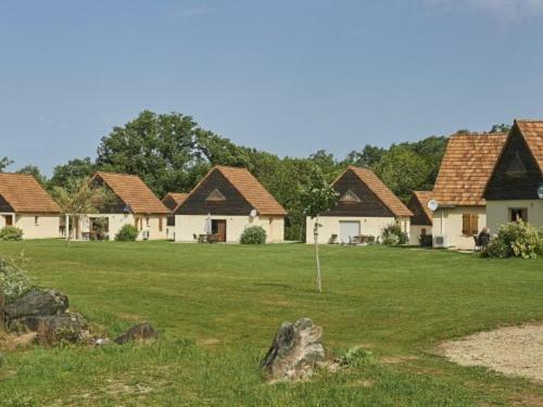 Idyllic Holiday Home In Lacapelle-marival With Garden