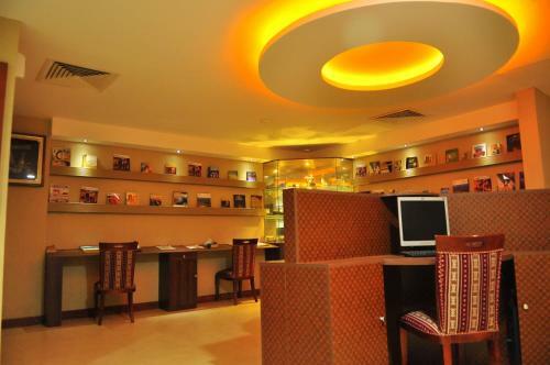 Al Bahjah Hotel