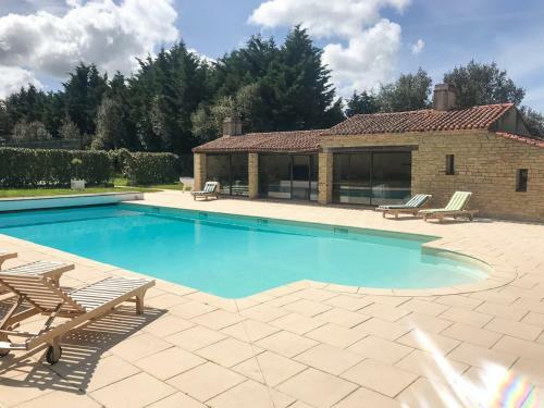 La Garnache Villa Sleeps 20 With Pool And Wifi