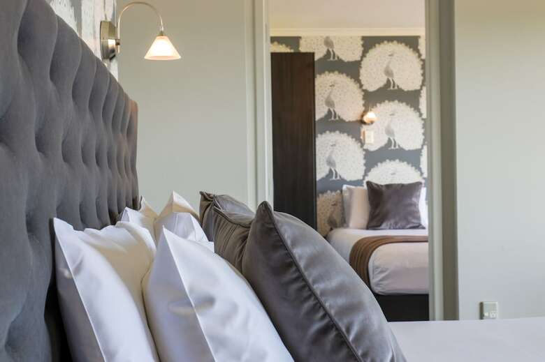 Suncourt Hotel & Conference Centre