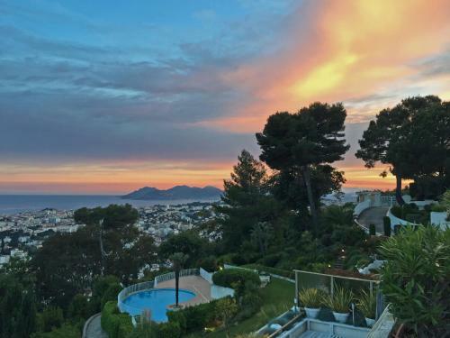 Apartamento Cannes Splendid Bay View - Le Capeou