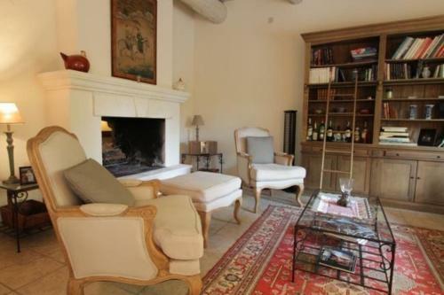 Beautiful Provencal House With A Pool