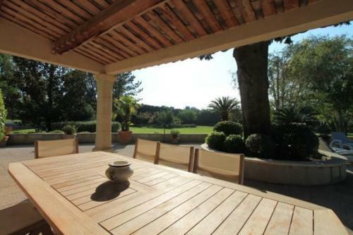Beautiful Provencal House With A Pool