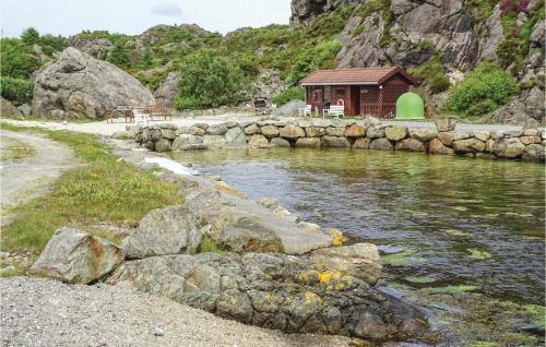 Holiday Home Kvalav�g Tresvikvegen