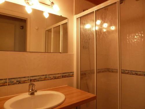 Comfortable Holiday Home In Roscoff With Garden