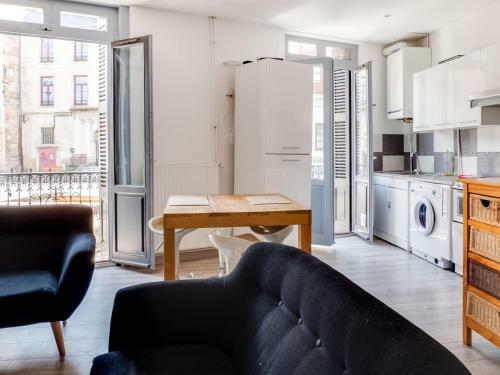 Blissful Apartment In Saint Chamond With Balcony