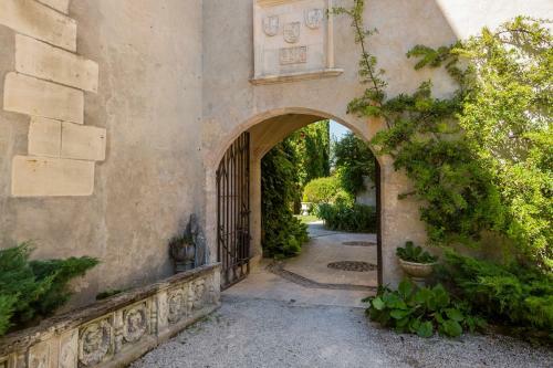 Maine D'euche Chateau Sleeps 30 Pool Wifi