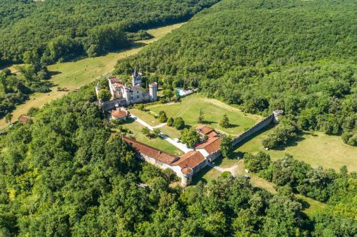 Maine D'euche Chateau Sleeps 30 Pool Wifi