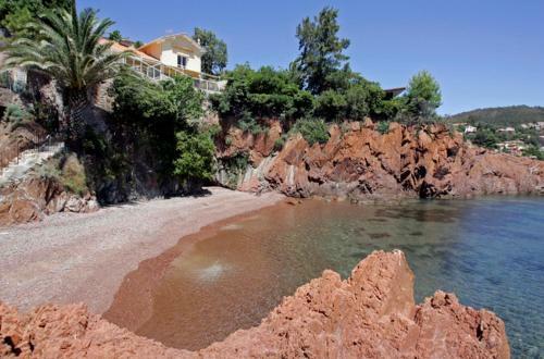 Villa With Private Beach - Villa Lou Cade