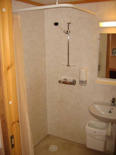 Hotel Holmavatn Ungdoms Og Misjonssenter