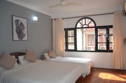 Bed & Breakfast Hotel Holy Lodge