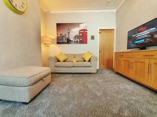 Sunflower Suite Under Sasco Apartments