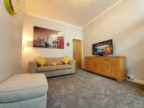 Sunflower Suite Under Sasco Apartments