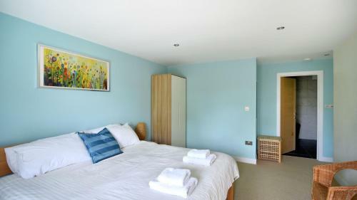 Pippin Charmouth