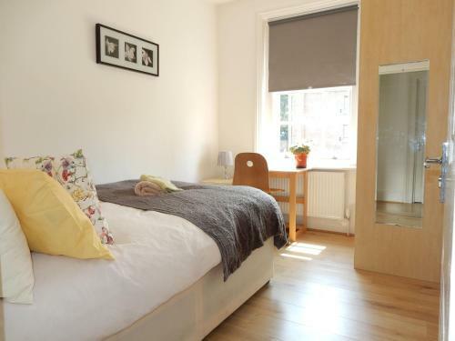 Hostal Double Room, Chatham Dockyard