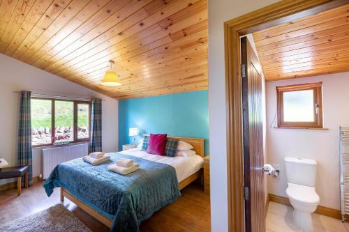 Woodpecker Lodge With Hot Tub Near Cupar Fife