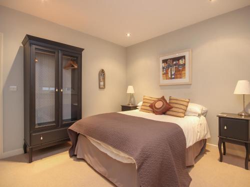 32 Newcomen Road (flat 1)