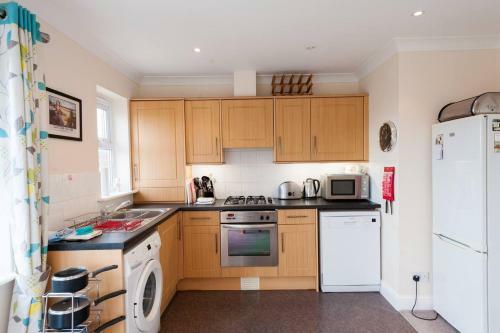 Lighthouse View 2 Bed Duplex Penthouse Apartment