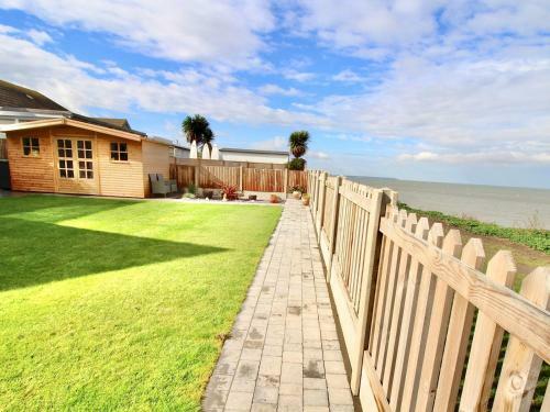 Sea & Sunsets A Luxurious Holiday Home!