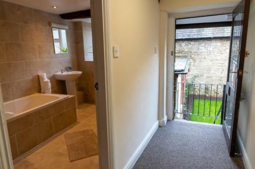 Highgate View Apartment