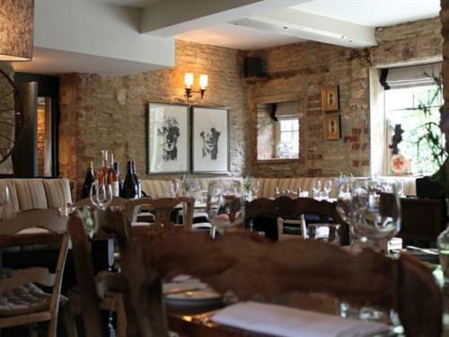Posada The Plough Inn