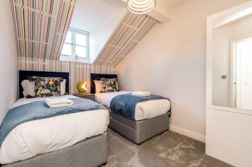 Charming 3-bedroom Coach House With Free Attached Garage!