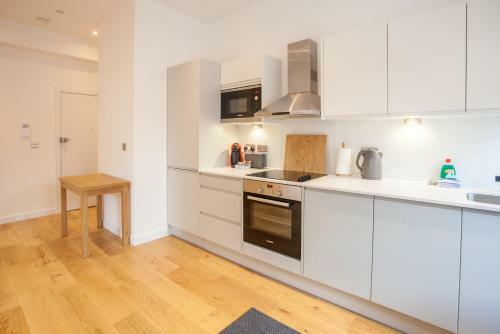 Uber Modern & Convenient 4slp Apartment W Parking