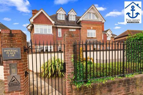 Luxury Apartment W Big Balcony Maidenhead