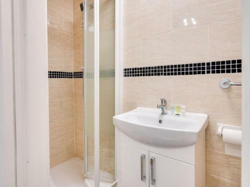 Apartamento Ideally Situated Cosy Studio With Parking And Garden