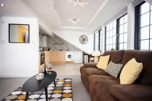 Apartamento Oakstays - Bright, Spacious Gem