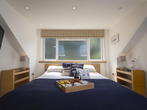 6 Knowle Court
