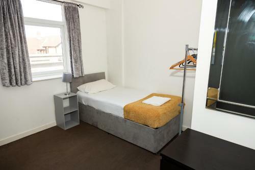 Alexander Apartments Roker