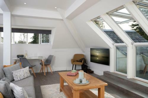 Apartamento The Sanctuary - Spacious Studio - Stunning Lake Views