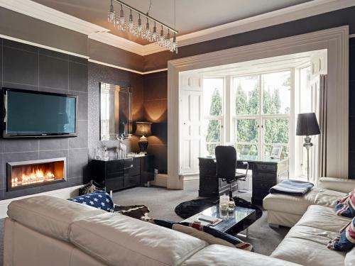 Wollaston Chateau Sleeps 19 Wifi